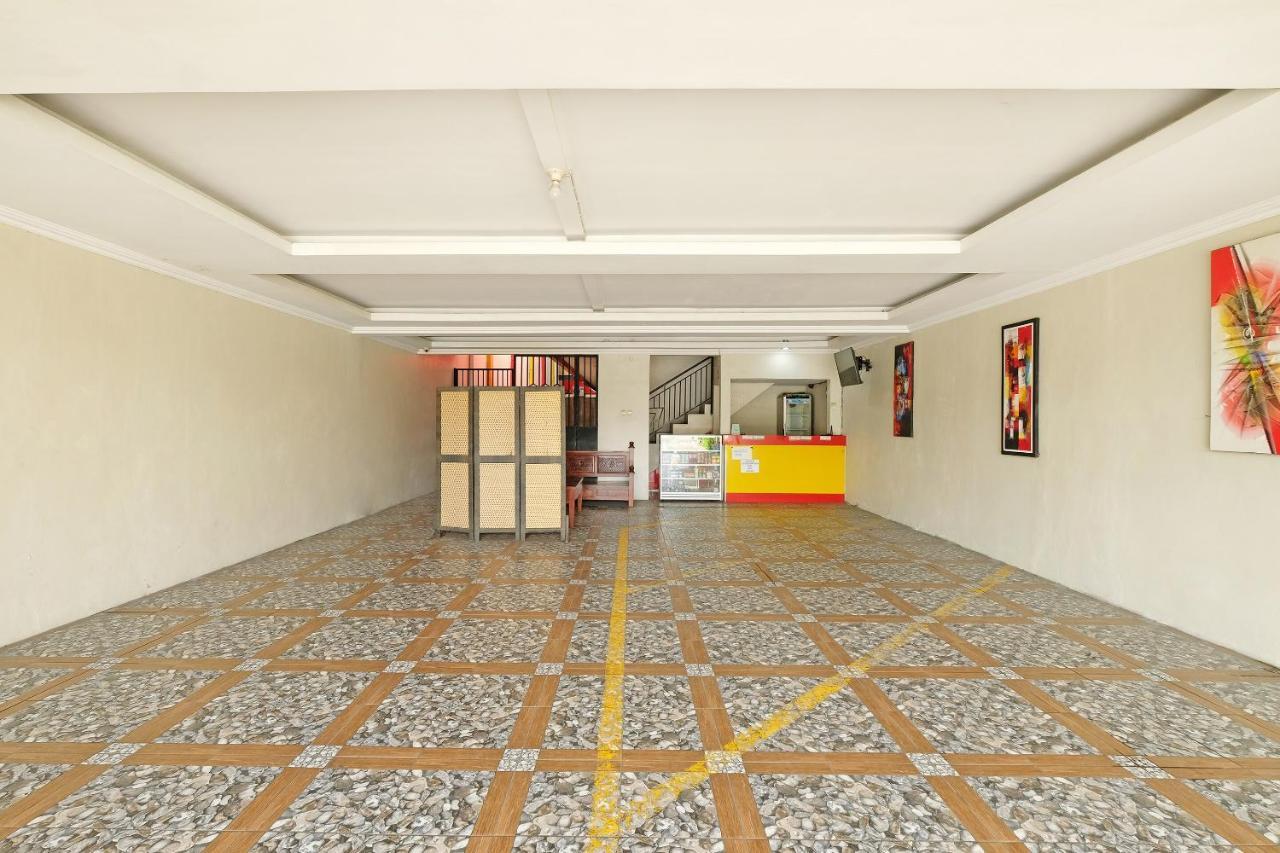 Oyo 91453 Hotel Srikandi Gejayan Maguwo Extérieur photo
